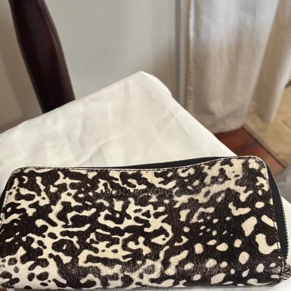 Michael Kors Black and White Animal Print Wallet - Picture 5 of 6